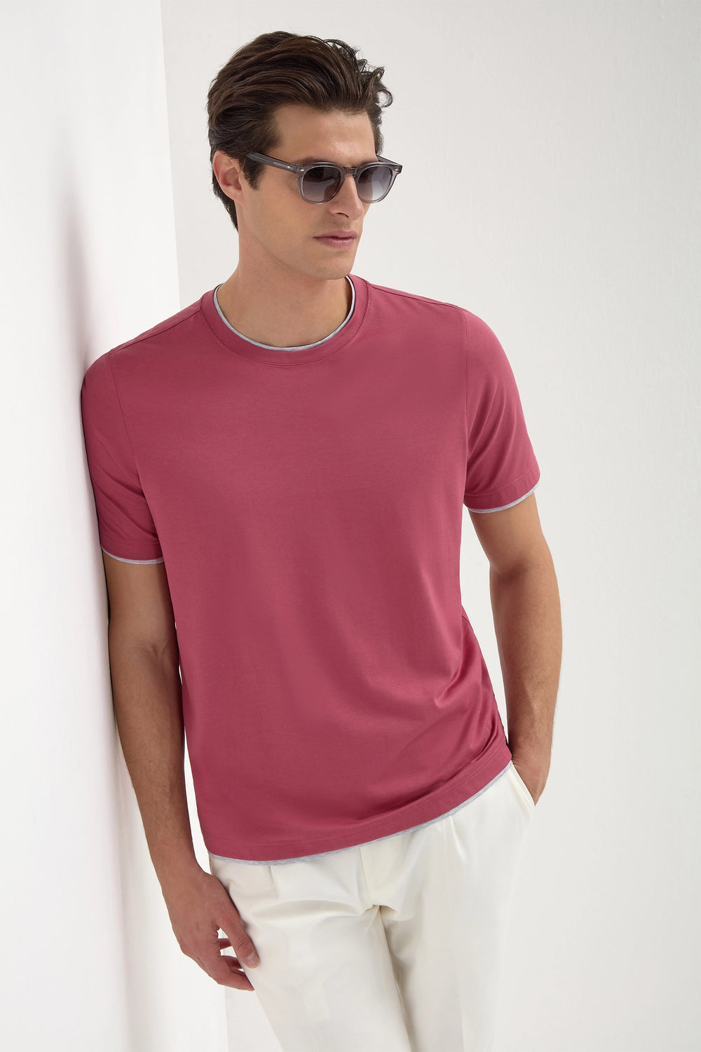 T-shirt in cotone ciliegia con dettaglio collo - Made in Italy