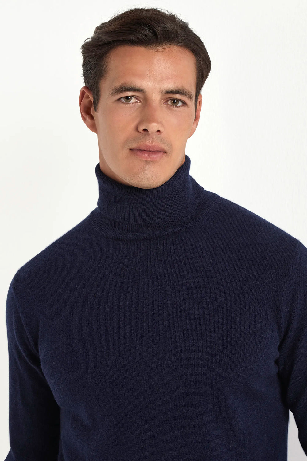 Italian cashmere turtleneck, Blue turtleneck, italian cashmere, italian turtleneck style, Blue Turtleneck in 100% cashmere, Col roulé en cachemire italien, Col roulé bleu, cachemire italien, style col roulé italien, Col roulé bleu en 100% cachemire, Dolcevita in cashmere italiano, Dolcevita blu, cashmere italiano, stile dolcevita italiano, Dolcevita blu in 100% cashmere