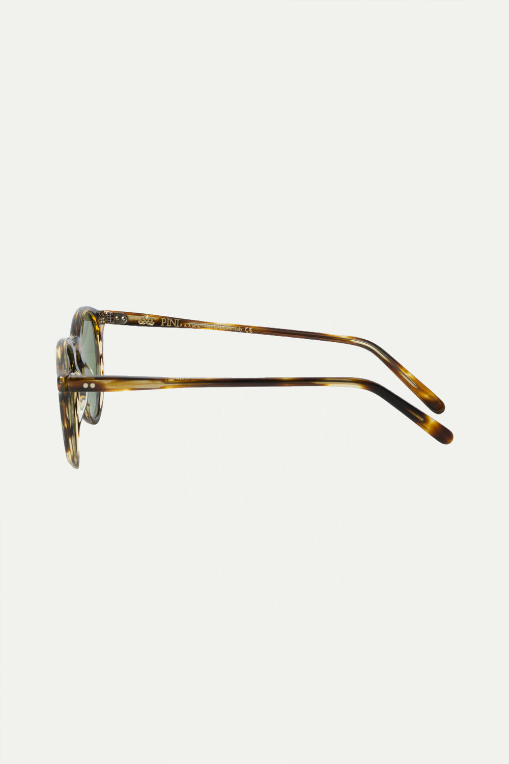 Turtle Portofino Sunglasses, men's elegant tortoiseshell sunglasses, refined and timeless design, high-quality lenses, lightweight and comfortable, lunettes Portofino écaille pour hommes, lunettes de soleil sophistiquées, protection UV et confort optimal, occhiali da sole Portofino tartarugati, design raffinato e senza tempo, lenti di alta qualità, accessorio di classe.