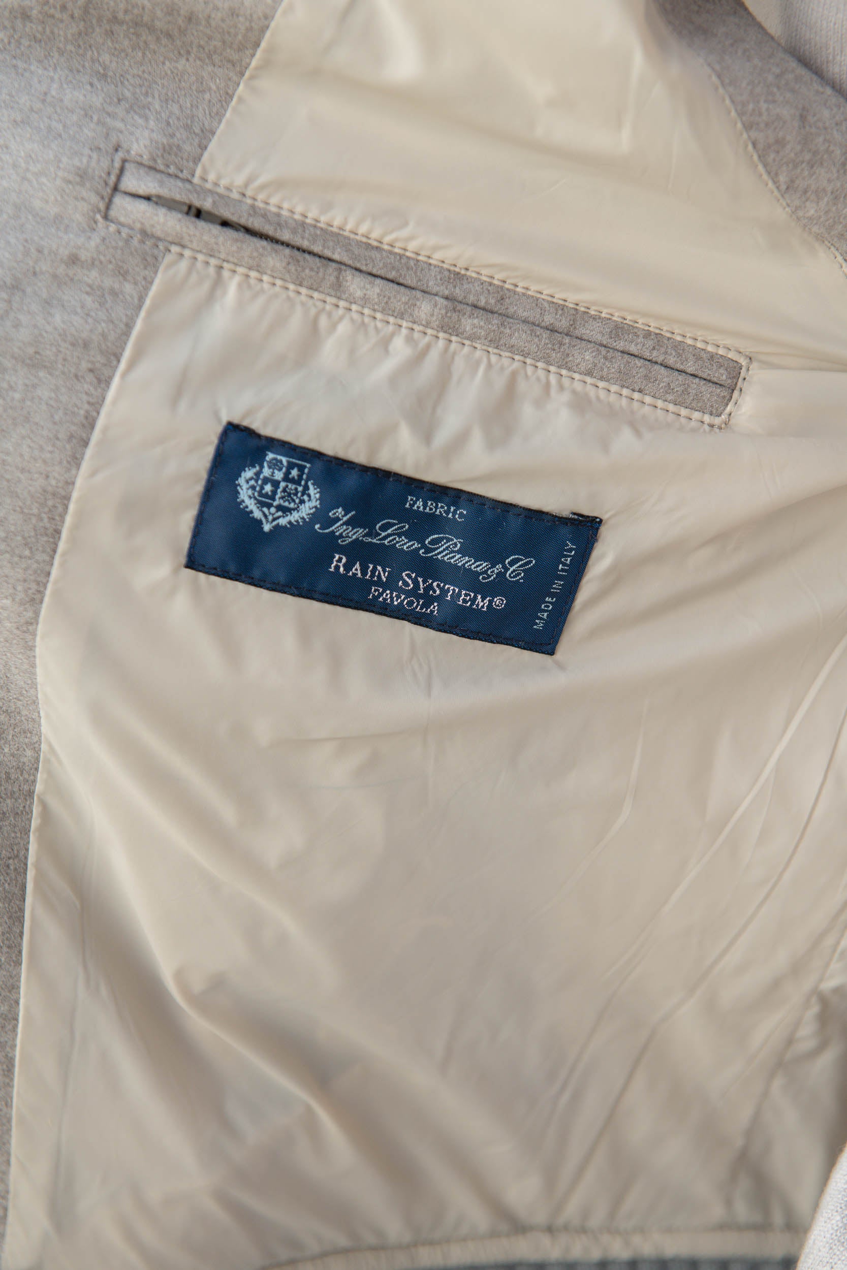 Taupe vest with zip in Loro Piana wool with Rain System®– Made in Italy