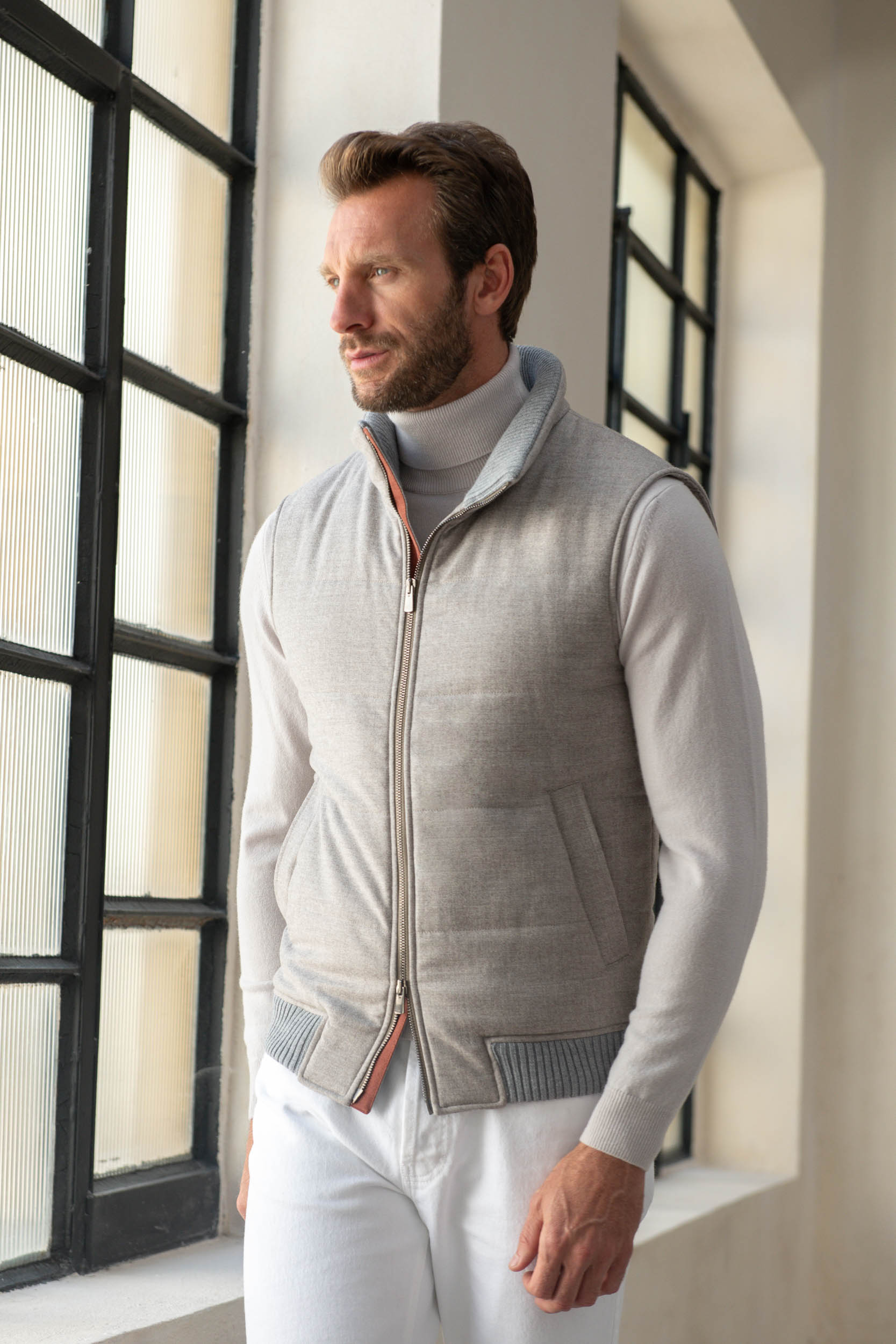 Taupe vest with zip in Loro Piana wool with Rain System®, Made in Italy
