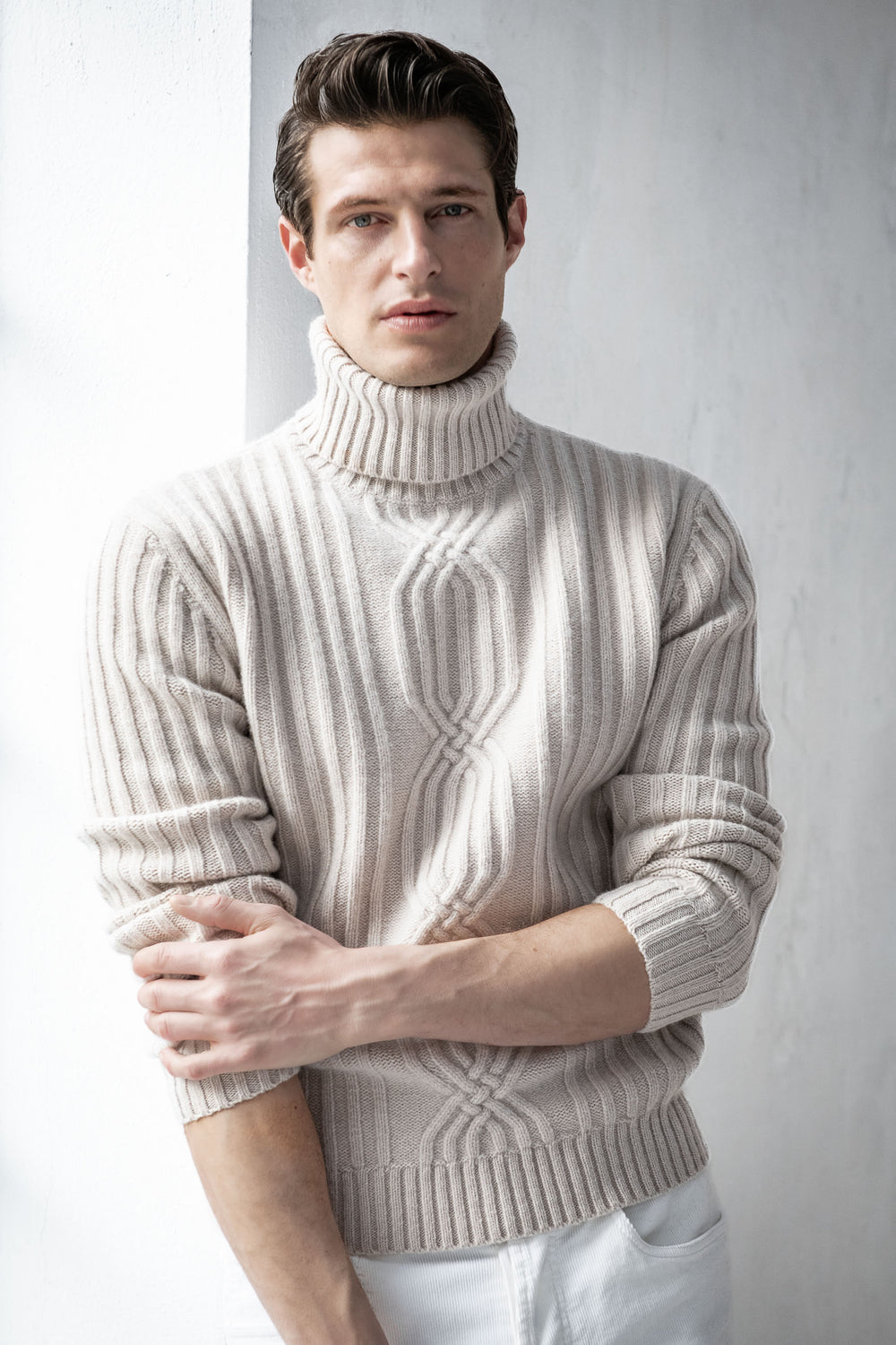Dolcevita beige in lana e cashmere jacquard – Made in Italy