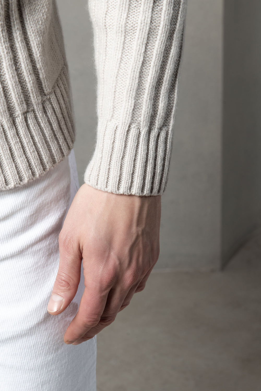 Dolcevita beige in lana e cashmere jacquard – Made in Italy