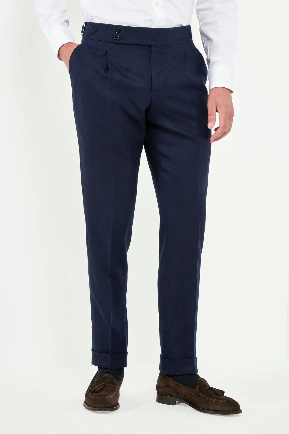 flannel trousers, blue trousers, sartorial trousers, italian style, trousers made in italy, winter trousers, pleated trousers, luxury flannel trousers, tailored blue trousers, wool flannel trousers, elegant men’s trousers, premium italian trousers, classic pleated trousers, blue dress trousers, blue winter pants, italian wool trousers, blue smart trousers, blue formal trousers, italian menswear trousers