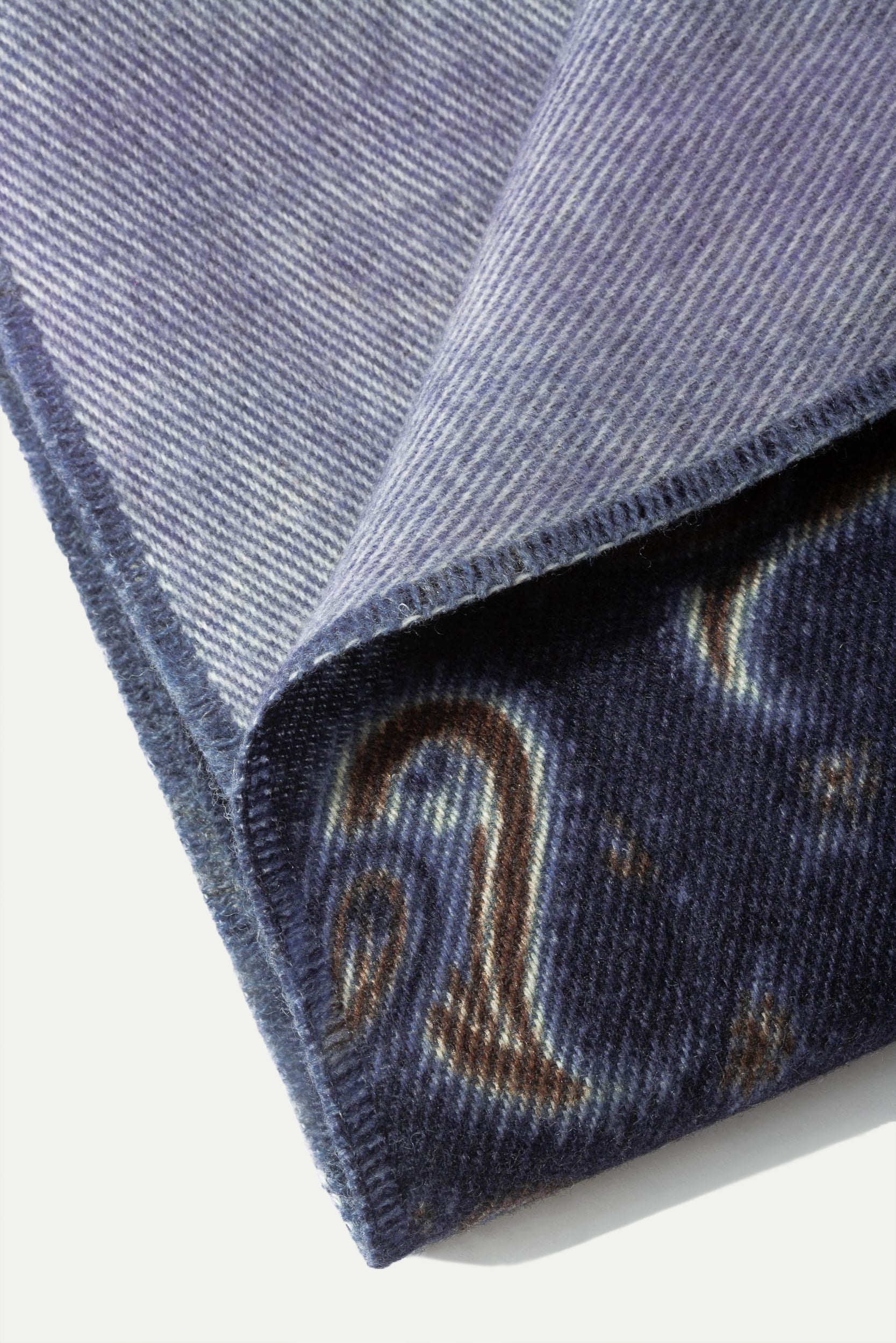 blue paisley scarf for men, blue patterned scarf for men, blue wool paisley scarf, blue wool scarf for men, écharpe bleue à motif, écharpe bleue pour homme, écharpe bleue homme, écharpe bleue homme, écharpe bleue laine homme