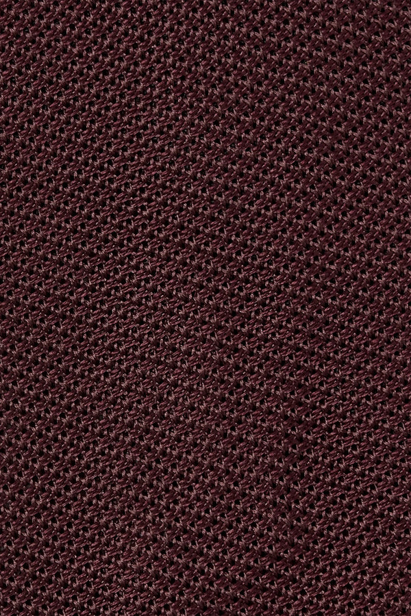 Bordeaux Grenadine Silk Tie, men's bordeaux silk tie, elegant grenadine tie, formal bordeaux tie, breathable silk tie, cravate en soie grenadine bordeaux pour hommes, cravate élégante bordeaux, cravate formelle en soie, cravatta bordeaux in seta grenadine, cravatta elegante bordeaux, cravatta formale in seta.