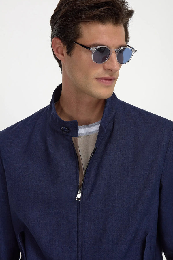 Clear Portofino Sunglasses, men's elegant transparent sunglasses, refined and timeless design, high-quality lenses, lightweight and comfortable, lunettes Portofino transparentes pour hommes, lunettes de soleil sophistiquées, protection UV et confort optimal, occhiali da sole Portofino trasparenti, design raffinato e senza tempo, lenti di alta qualità, accessorio di classe.