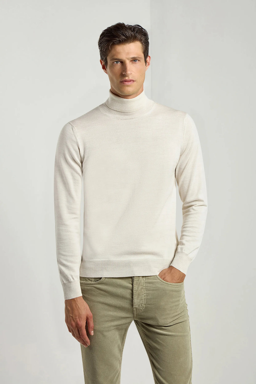 Col roulé en mérinos crème – Made in Italy