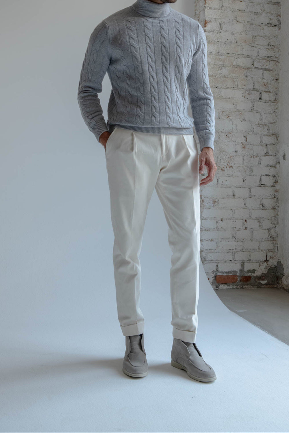 grey turtleneck, grey cable turtleneck, grey cable knit, col roulé gris, col roulé cable gris, col roulé laine cachemire, grey wool cachemire turtleneck, dolcevita grigio, dolcevita grigio a cavi, maglia grigia a cavi, col roulé gris, col roulé cable gris, col roulé laine cachemire, dolcevita grigio lana cachemire