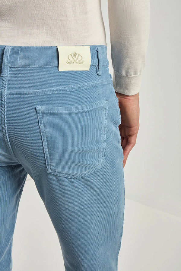 Corduroy Trousers, Light Blue 5 pocket trousers, Cotton 5 pockets trousers, High Rise 5 pocket trousers, Italian High Rise Light Blue Cotton Trousers, Pantalon en velours côtelé, pantalon 5 poches en bleu clair, pantalon 5 poches en coton, pantalon 5 poches à taille haute, pantalon italien à taille haute en coton bleu clair, Pantaloni in velluto a coste, Pantaloni 5 tasche blu chiaro, Pantaloni 5 tasche in cotone, Pantaloni 5 tasche a vita alta, Pantaloni italiani a vita alta in cotone blu chiaro,