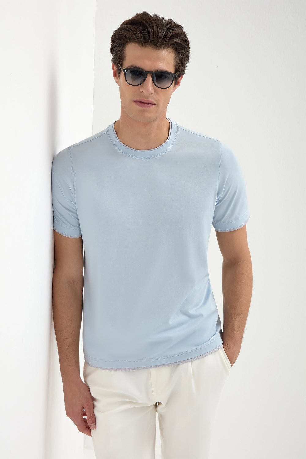 T-shirt azzurro chiaro in cotone con dettaglio collo - Made in Italy