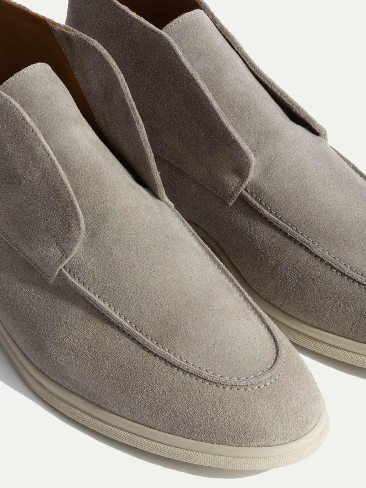 mid-top loafers, mid-top grey loafers, grey high loafers, mocassins gris mi-hauts, mid top grey slip-ons