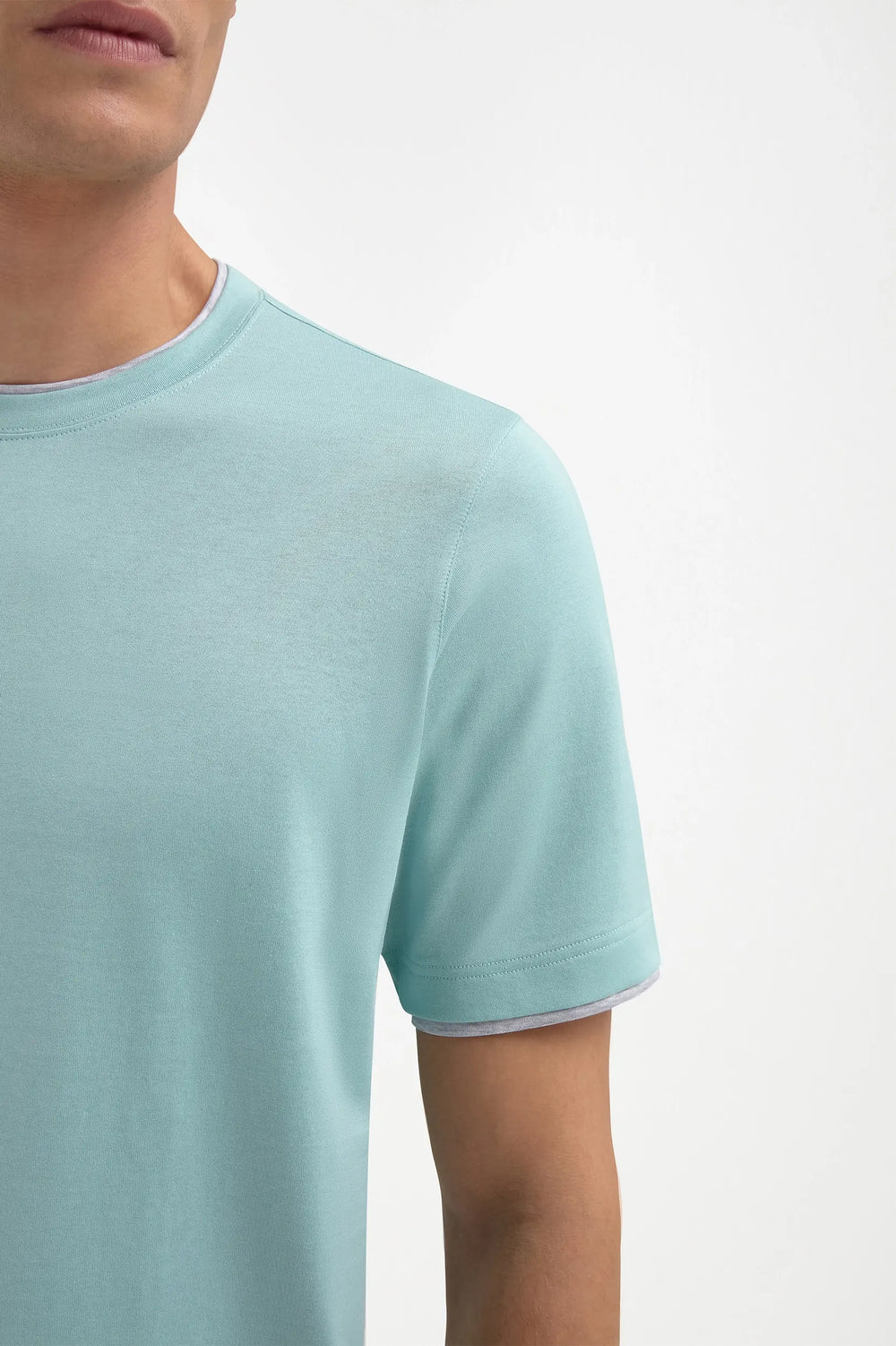 T-shirt in cotone menta con dettaglio collo - Made in Italy