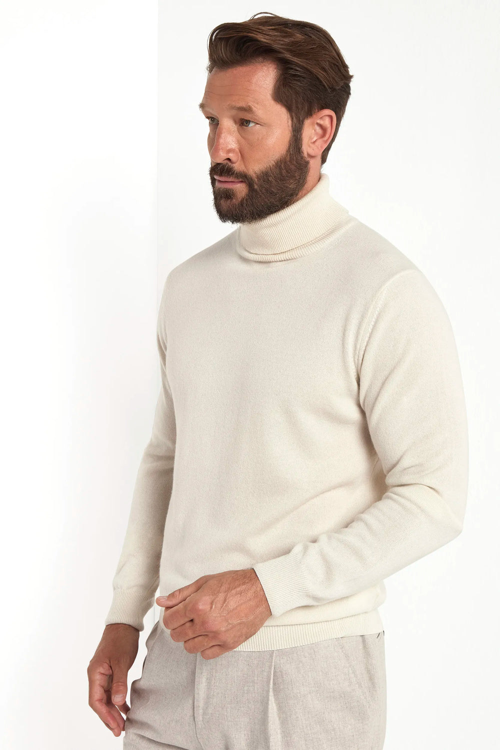 off-white cashmere turtleneck, italian style, made in italy, 100% cashmere turtleneck, luxury cashmere sweater, elegant winter knitwear, refined menswear turtleneck, premium italian sweater, versatile layering turtleneck, fine cashmere knit, tailored cashmere turtleneck, breathable winter sweater, soft cashmere knitwear, upscale cashmere sweater, italian craftsmanship turtleneck, polished winter knit, classic off-white turtleneck, timeless italian sweater, sophisticated cashmere knit, cozy winter cashmere s