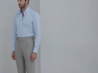 Flannel trousers, beige trousers, sartorial trousers, italian style; pantalons en flanelle , pantalons beige, pantalons sartoriaux, style italien ; pantalons fabriqués en Italie, pantaloni in flanella, pantaloni beige, pantaloni sartoriali, stile italiano; pantaloni made in italy, winter trousers, chino trousers, pleated trousers, pantalon d'hiver, pantalon chino, pantalon à plis