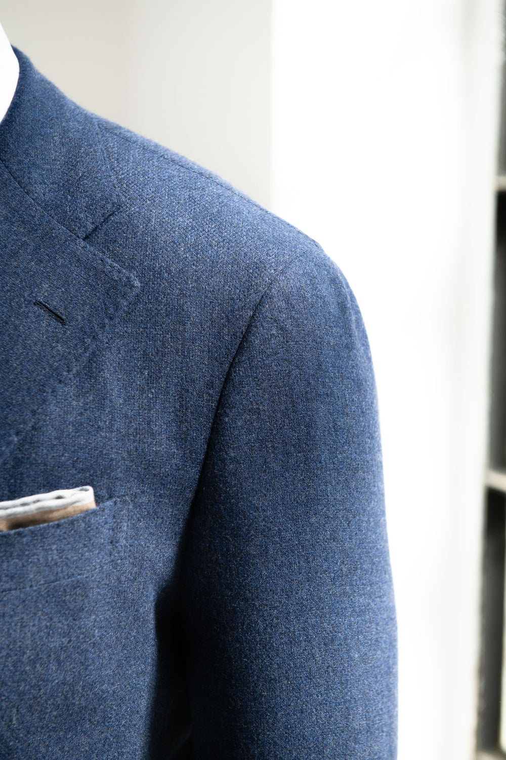 Men Wool Suit, Half Canvas Wool and Cashmere Suit, Blue Wool Suit, Royal Blue Suit, Italian wool suit, Costume de laine pour homme, costume en laine et cashmere demi-entoilée, costume en laine bleu, costume royal blue, costume en laine italienne, Abito in lana da uomo, abito in lana e cashmere semi intelato, abito in lana blu, abito  royal blu, abito in lana italiana,