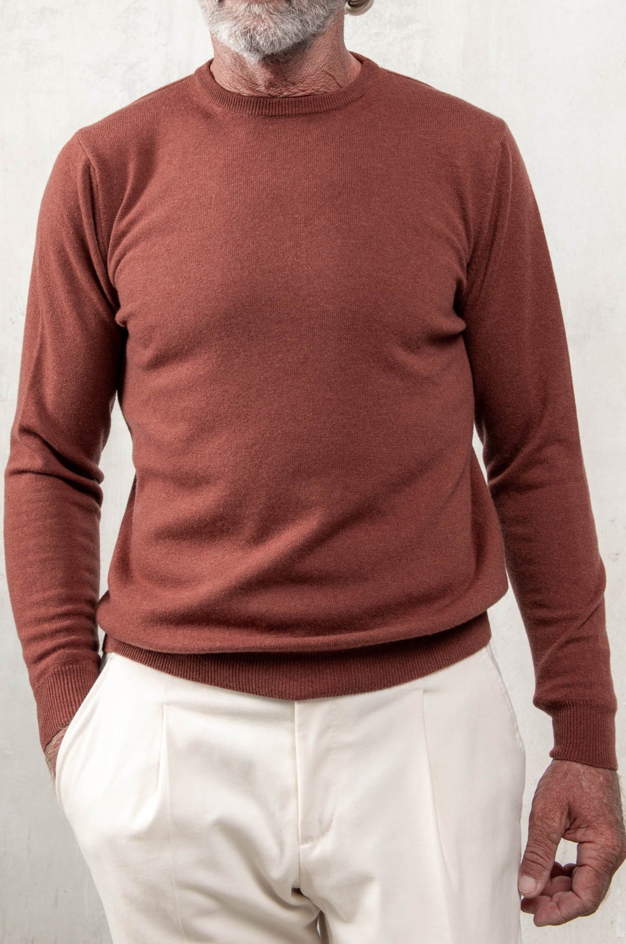Cashmere roundneck, italian style, rusty roundneck, rusty cashmere roundneck, rusty knit, italian roundneck, Girocollo in cashmere, stile italiano, girocollo rusty , girocollo in cashmere rusty, maglia rusty chiaro, girocollo italiano, Col rond en cachemire, style italien, col rond bleu clair, col rond en cachemire rusty, maille rusty , col rond italien,