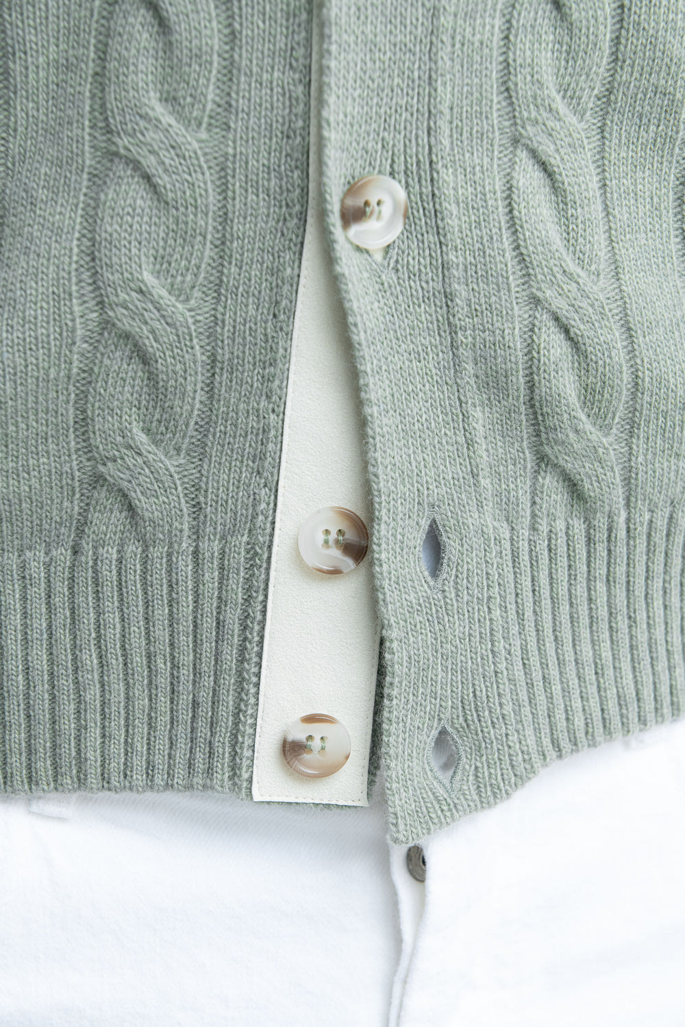 Cardigan in maglia a treccia salvia – Made in Italy