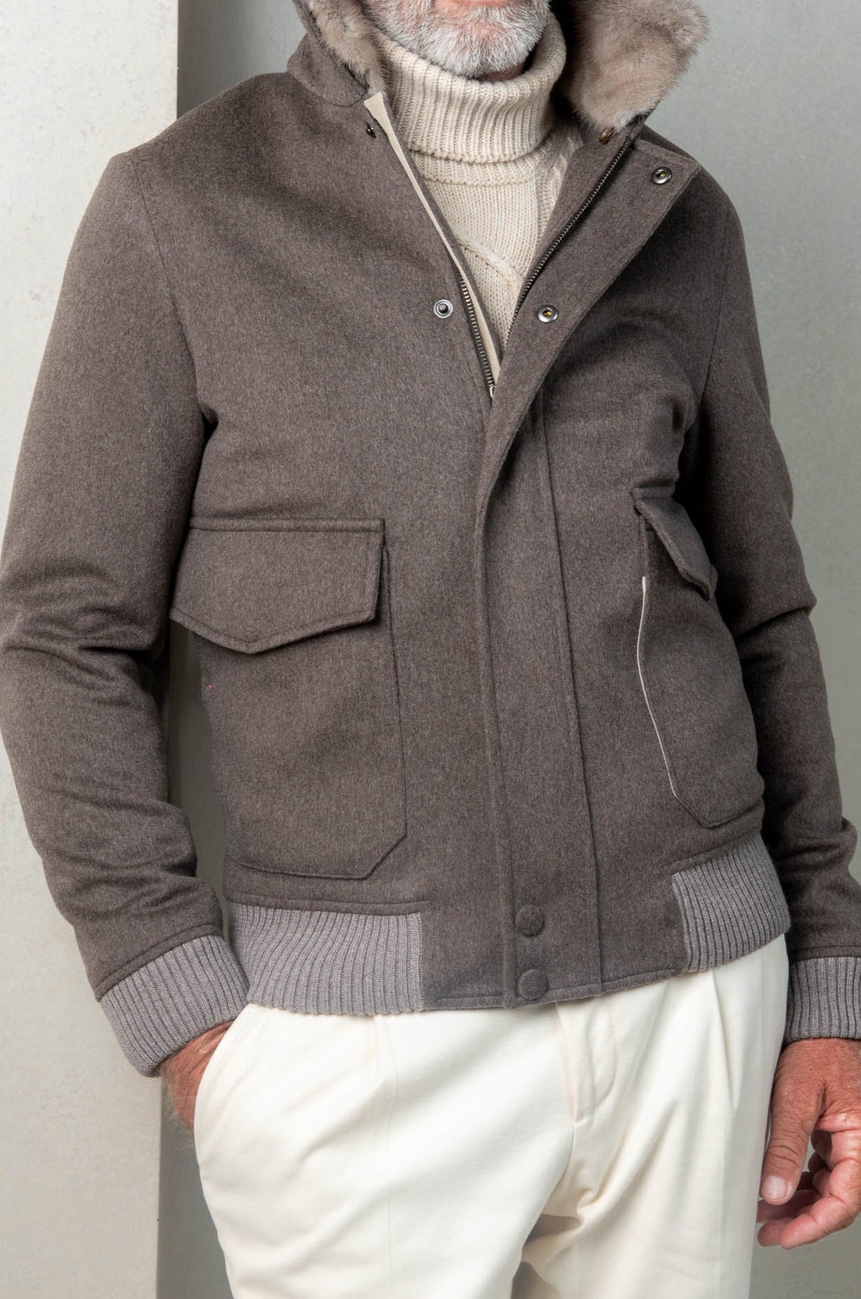 Taupe short coat with removable shearling collar – Made in Italy