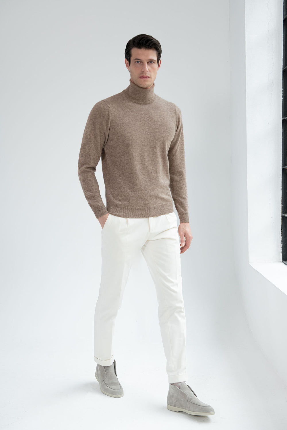 Italian cashmere turtleneck, Taupe turtleneck, italian cashmere, italian turtleneck style, Taupe Turtleneck in 100% cashmere, Col roulé en cachemire italien, Col roulé Taupe, cachemire italien, style col roulé italien, Col roulé taupe en 100% cachemire, Dolcevita in cashmere italiano, Dolcevita taupe, cashmere italiano, stile dolcevita italiano, Dolcevita taupe in 100% cashmere,