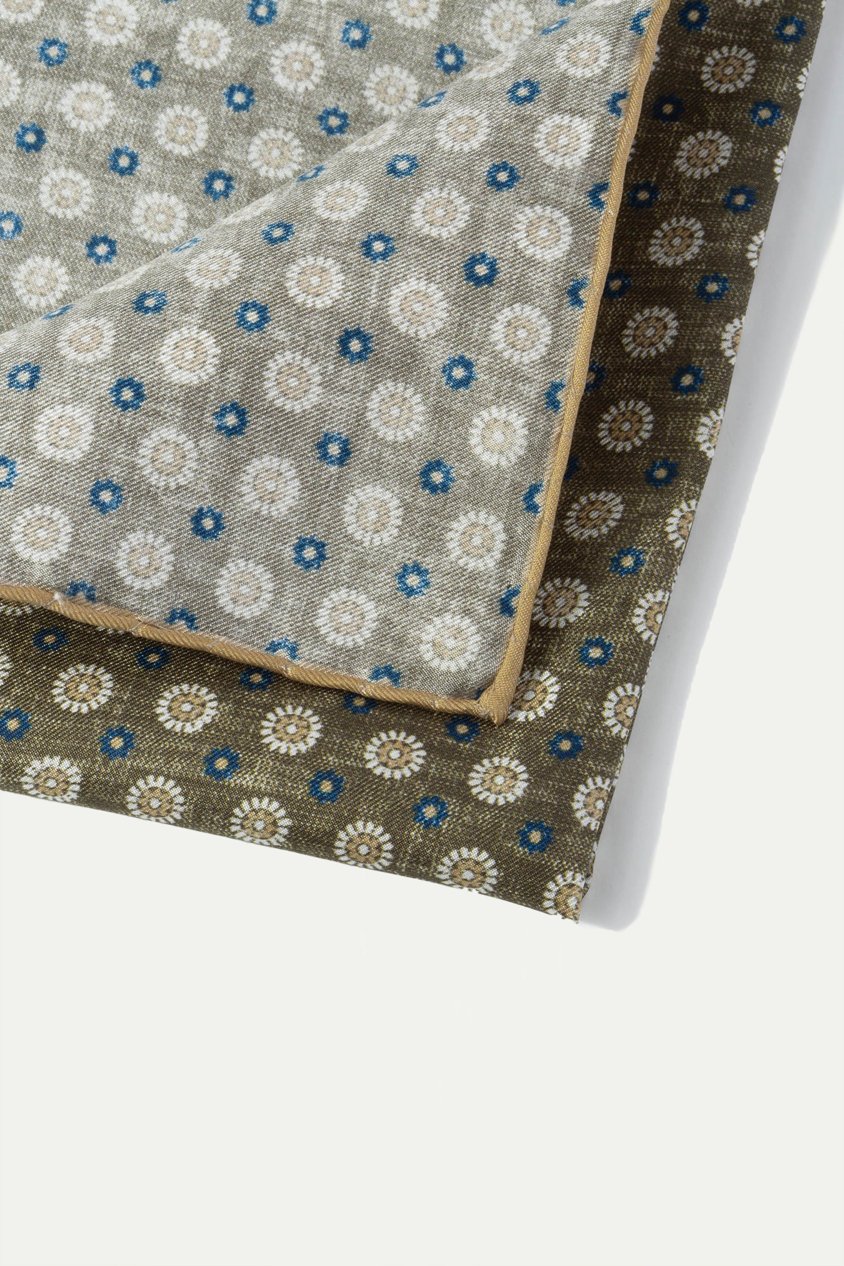 Taupe flower fancy pocket square - Made in Italy