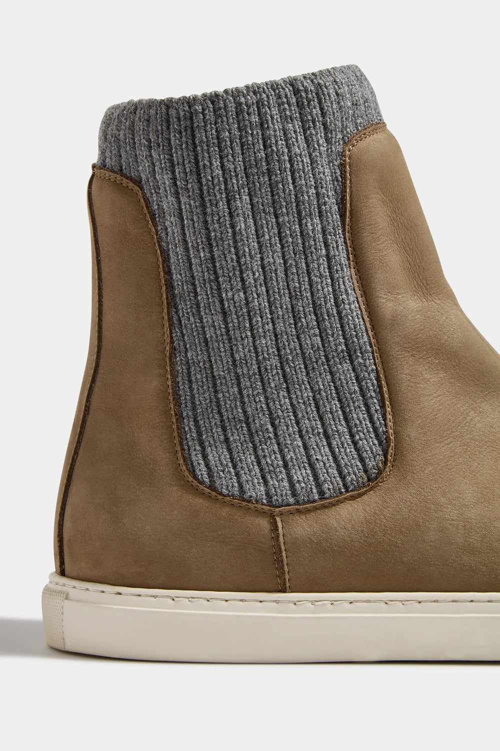 Stivaletto Chelsea taupe con inserto in maglia - Made in Italy