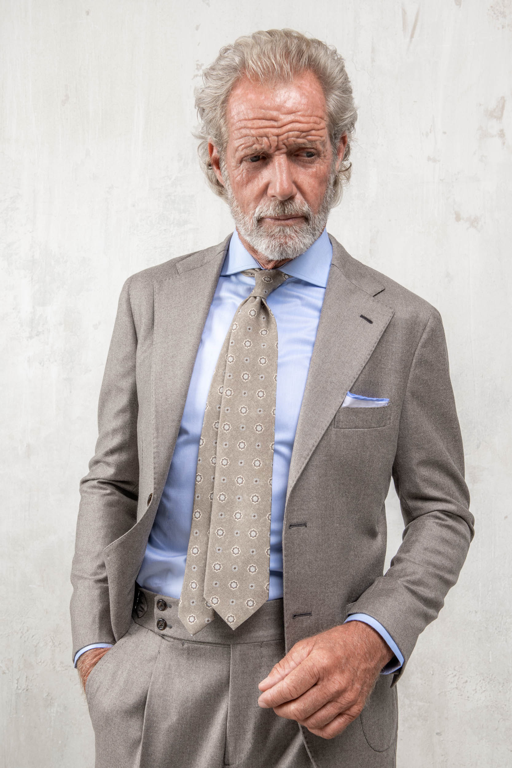Taupe suit in Loro Piana wool and cashmere - Made in Italy
