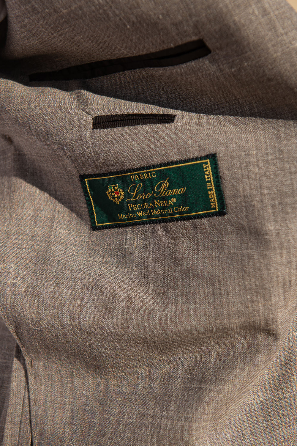 Tobacco Suit, wool and silk suit, brown suit, brown wool suit, linen suit, italian merino wool suit, tobacco wool suit, Abito Tabacco, abito in lana e seta, abito marrone, abito in lana marrone, abito in lino, abito in lana merino italiana, abito in lana tabacco, Costume tabac, costume en laine et soie, costume marron, costume en laine marron, costume en lin, costume en laine mérinos italienne, costume en laine tabac,