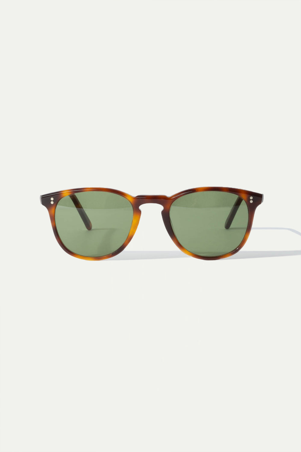 Turtle Capri Sunglasses, men's elegant tortoiseshell sunglasses, refined and timeless design, high-quality lenses, lightweight and comfortable, lunettes Capri écaille pour hommes, lunettes de soleil sophistiquées, protection UV et confort optimal, occhiali da sole Capri tartarugati, design raffinato e senza tempo, lenti di alta qualità, accessorio di classe.