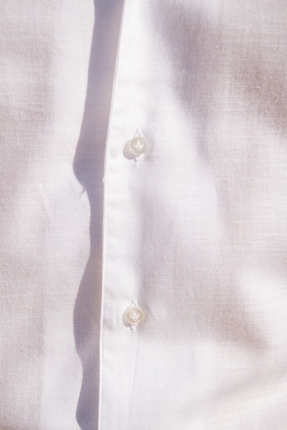 White cotton chambray shirt, chambray shirt, italian white cotton shirt, men chambray shirt, Chemise en coton blanc, chemise en chambray, chemise en coton blanc italien, chemise en chambray pour homme, Camicia chambray in cotone bianco, camicia chambray, camicia in cotone bianco italiano, camicia chambray uomo