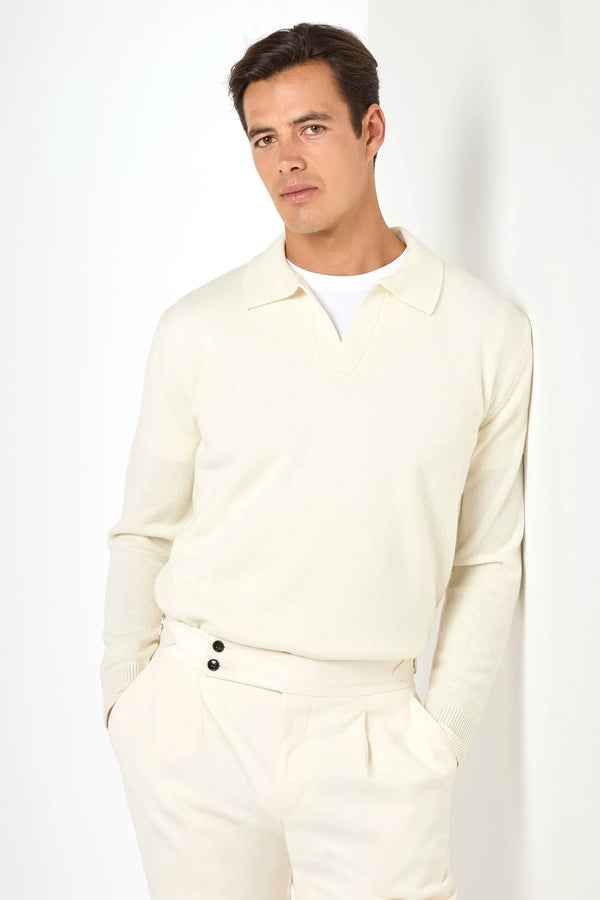 white wool polo, men's wool polo, italian wool polo, white knit polo, luxury men's polo, elegant men's polo, refined wool polo, tailored white polo, premium italian polo, sophisticated men's polo, timeless italian polo, upscale men's polo, classic white polo, italian craftsmanship polo, premium men's knit polo, refined italian wool polo