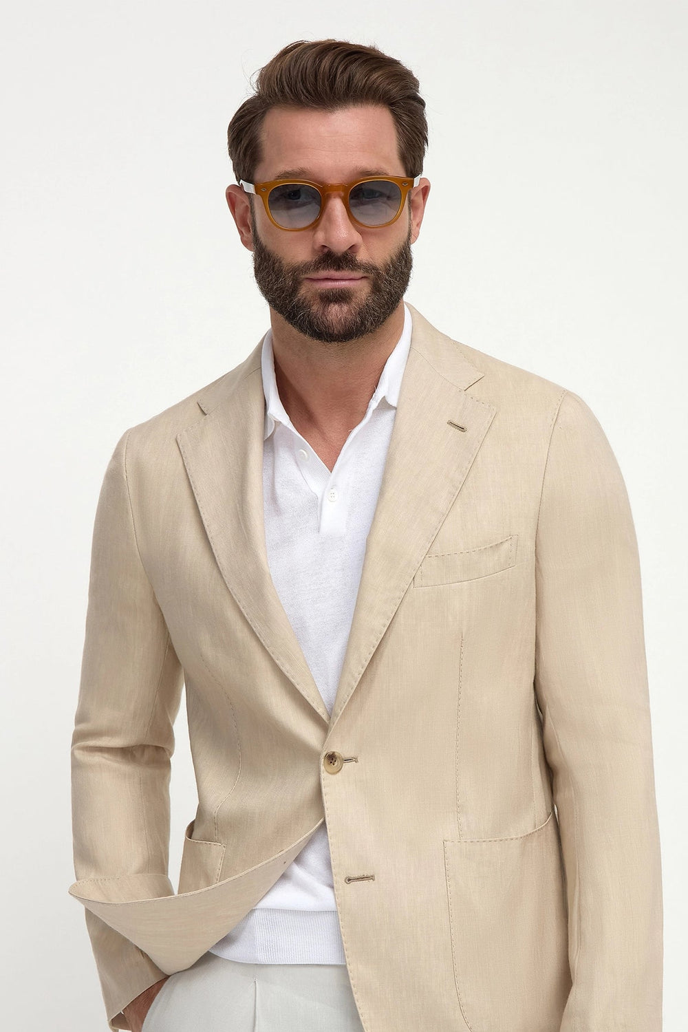 Yellow Amalfi Sunglasses, men's elegant yellow sunglasses, refined and timeless design, high-quality lenses, lightweight and comfortable, lunettes Amalfi jaunes pour hommes, lunettes de soleil sophistiquées, protection UV et confort optimal, occhiali da sole Amalfi gialli, design raffinato e senza tempo, lenti di alta qualità, accessorio di classe.