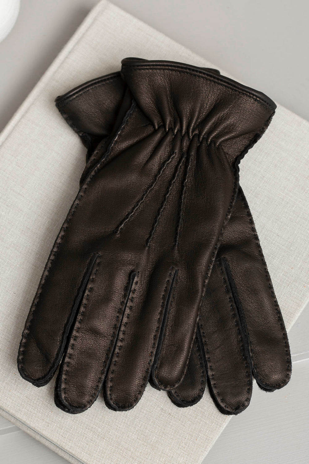 Cashmere deerskin gloves, dark brown cashmere gloves, italian cashmere gloves, italian cashmere. dark brown gloves, Gants cachemire en peau de daim, gants cachemire marron foncé, gants cachemire italiens, cachemire italien. gants marron foncé, Guanti in cashmere, guanti in cashmere marrone scuro, guanti in cashmere italiano, guanti in cashmere italiano. guanti marrone scuro,