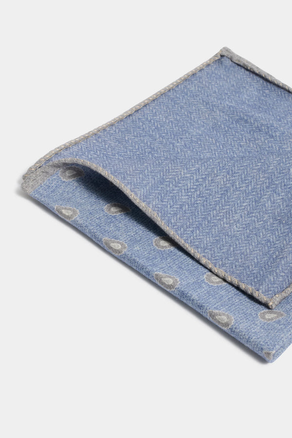avio blue paisley pocket square, men's paisley pocket square, italian pocket square, blue silk pocket square, luxury men's pocket square, elegant men's pocket square, refined paisley pocket square, tailored avio blue pocket square, premium italian pocket square, sophisticated men's pocket square, timeless italian pocket square