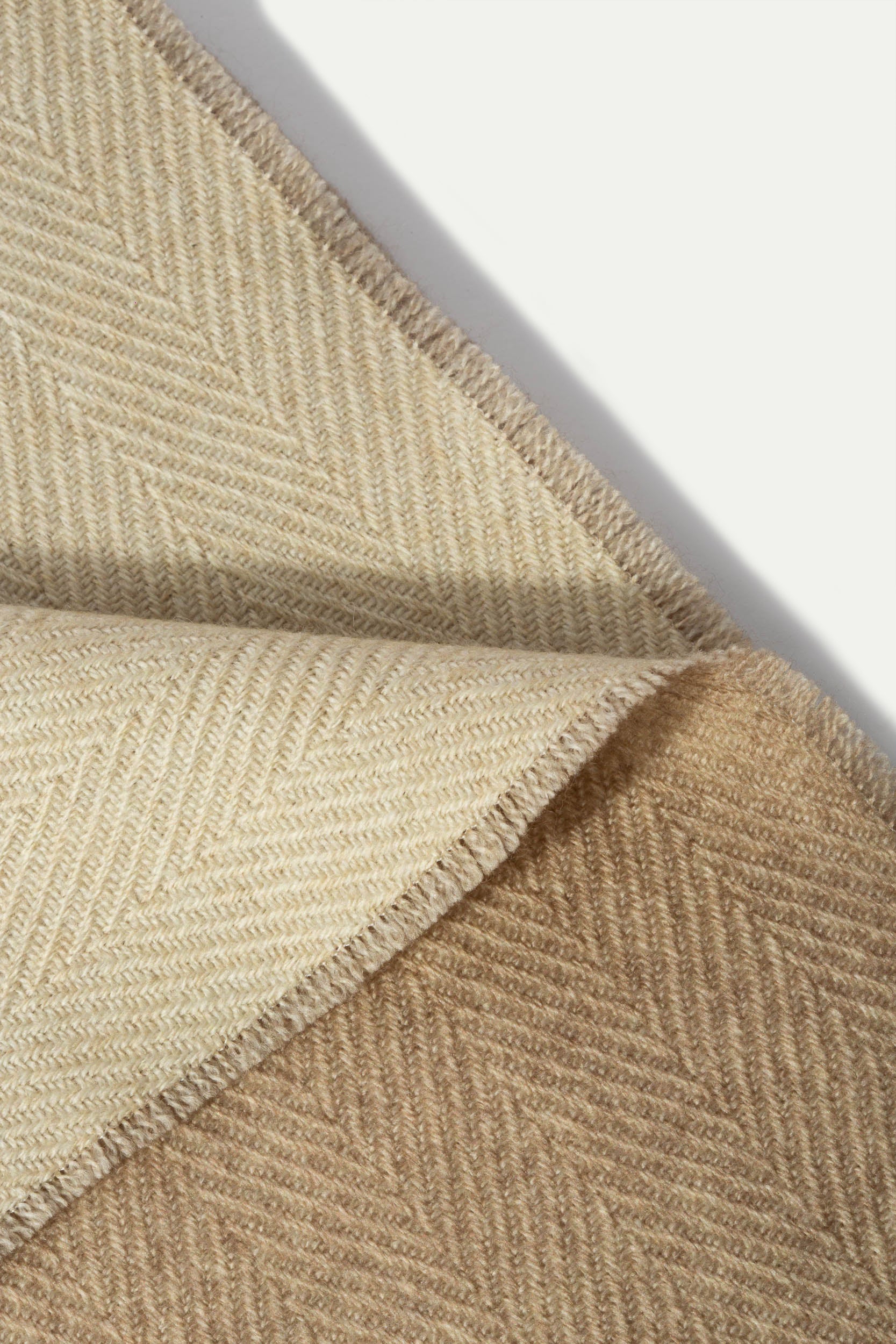 Beige and off-white reversible herringbone scarf - Made in Italy