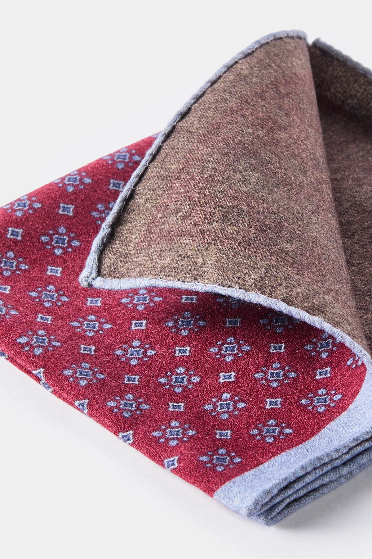 men pini parma pocket square made in italy in burgundy 