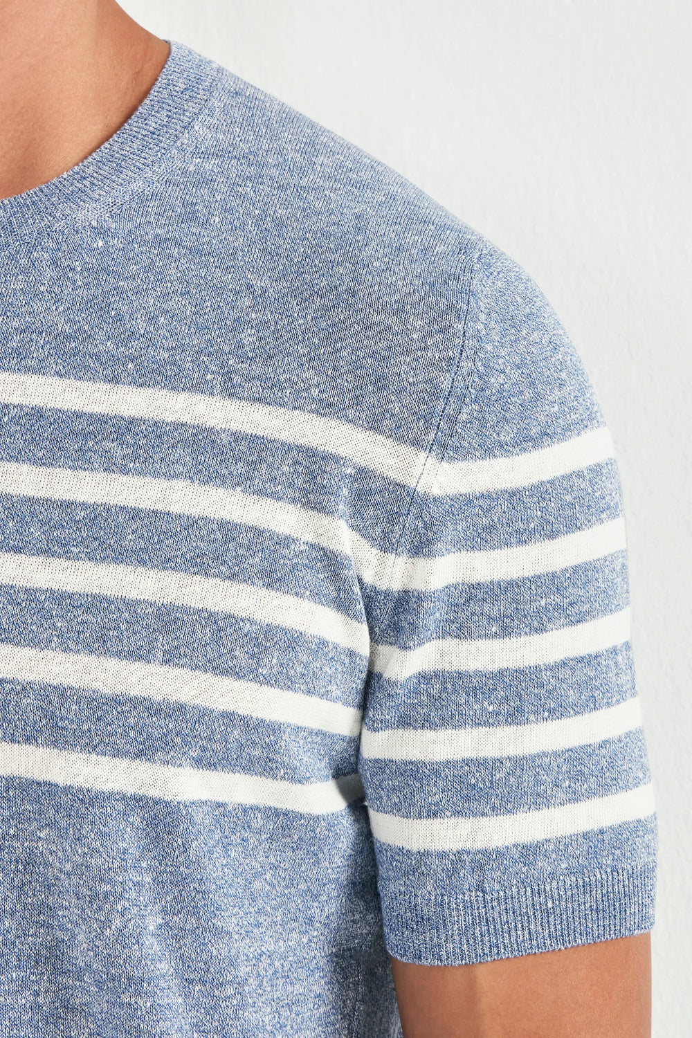 Men Pini Parma light blue striped t-shirt made in Italy by Gran Sasso in linen and cotton 