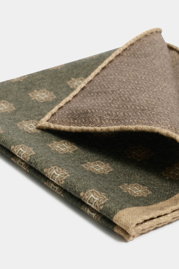 green fancy pocket square, men's green pocket square, italian pocket square, green silk pocket square, luxury men's pocket square, elegant men's pocket square, refined green pocket square, tailored silk pocket square, premium italian pocket square, sophisticated men's pocket square, timeless italian pocket square, upscale men's pocket square, classic green pocket square, italian craftsmanship pocket square