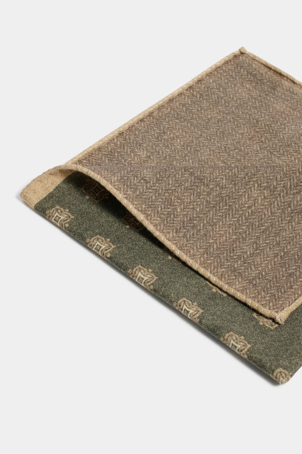 green fancy pocket square, men's green pocket square, italian pocket square, green silk pocket square, luxury men's pocket square, elegant men's pocket square, refined green pocket square, tailored silk pocket square, premium italian pocket square, sophisticated men's pocket square, timeless italian pocket square, upscale men's pocket square, classic green pocket square, italian craftsmanship pocket square
