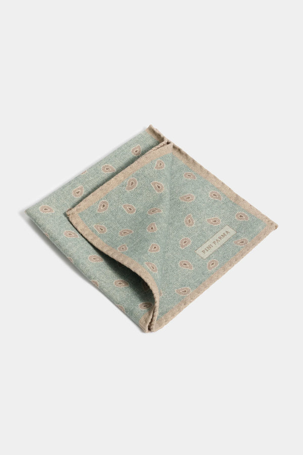 green paisley pocket square, men's paisley pocket square, italian pocket square, green silk pocket square, luxury men's pocket square, elegant men's pocket square, refined paisley pocket square, tailored green pocket square, premium italian pocket square, sophisticated men's pocket square, timeless italian pocket square, upscale men's pocket square, classic green pocket square