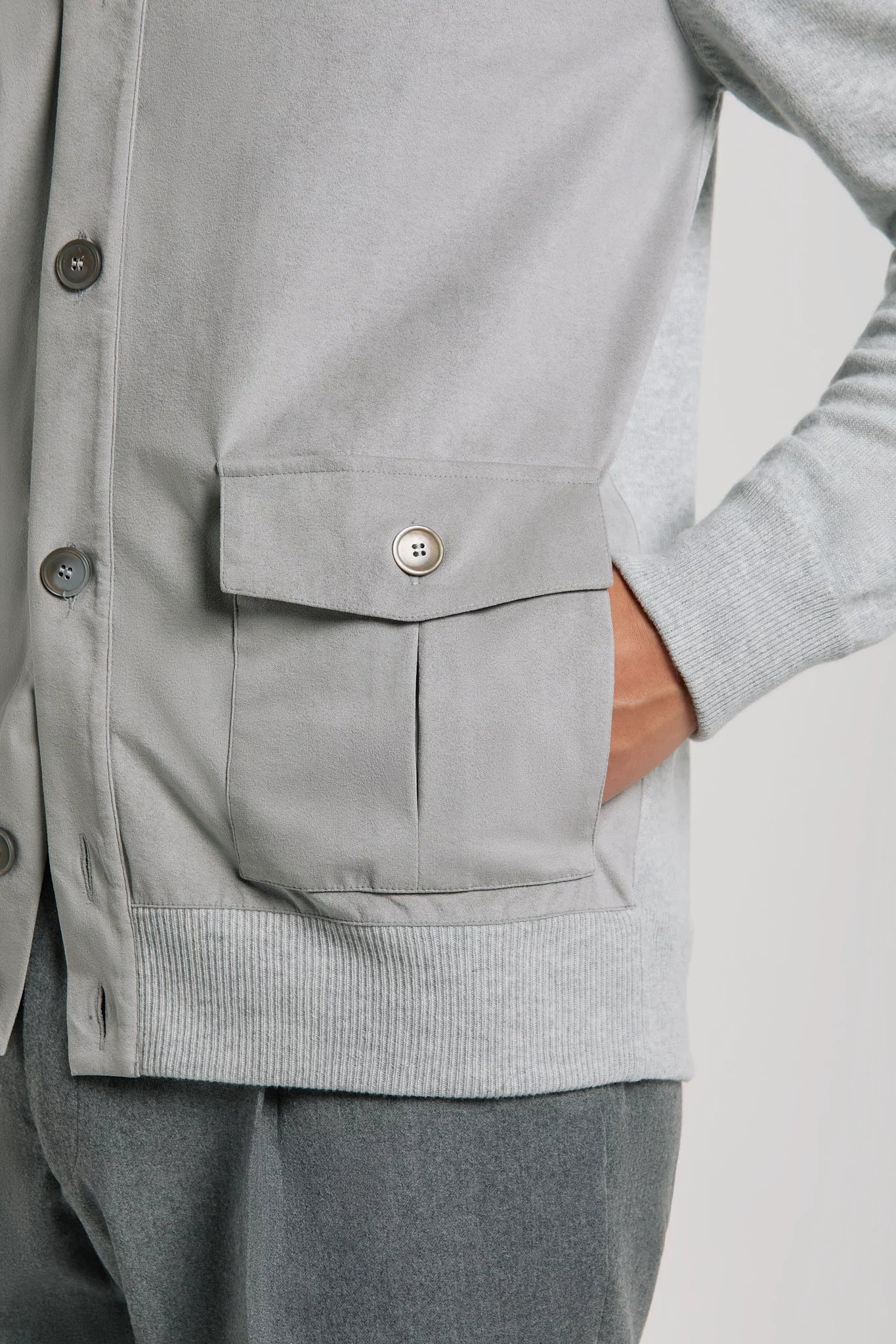 Cardigan en alcantara et laine gris clair - Made in Italy