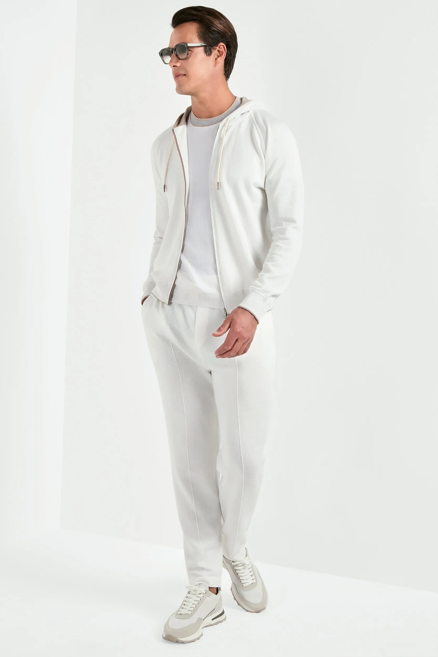 off white cashmere hoodie, men's knit hoodie, italian cashmere hoodie, off white hoodie, luxury men's knitwear, elegant men's hoodie, refined cashmere hoodie, tailored off white hoodie, premium italian hoodie, sophisticated men's knitwear, timeless italian hoodie, upscale men's hoodie, classic off white hoodie, italian craftsmanship hoodie, premium men's cashmere hoodie, refined italian hoodie