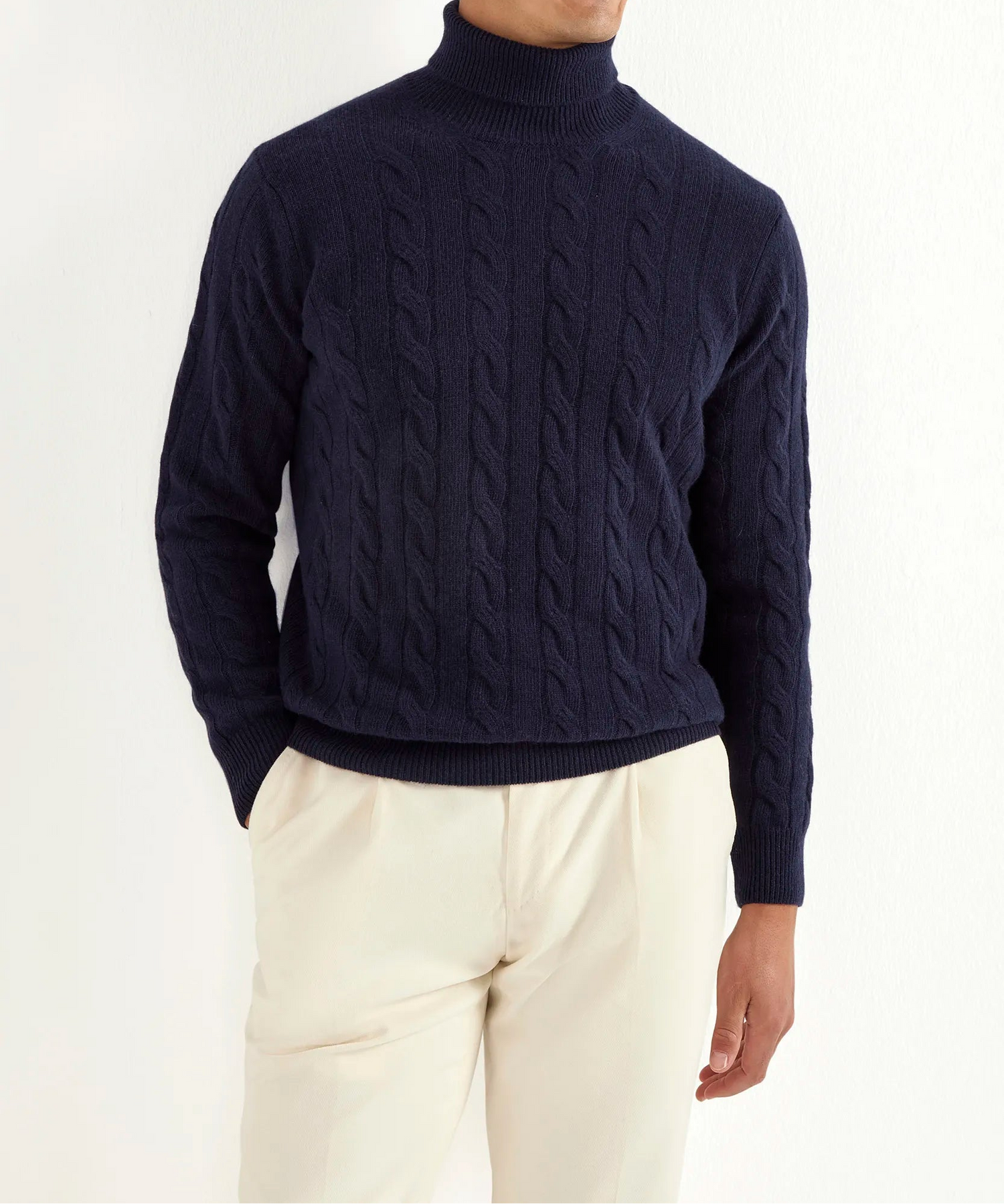 Cable Knit turtleneck in merino wool, italian merino wool sweater, Blue Cable Knit Turtleneck in italian wool, &nbsp;100% superfine Super 100 Merino wool turtleneck, Col roulé en laine mérinos, pull italien en laine mérinos, Col roulé en laine italienne, 100% laine mérinos Super 100, Dolcevita in lana merino, maglione italiano in lana merino, Dolcevita blu in lana italiana, dolcevita in lana Super 100 Merino 100% superfine