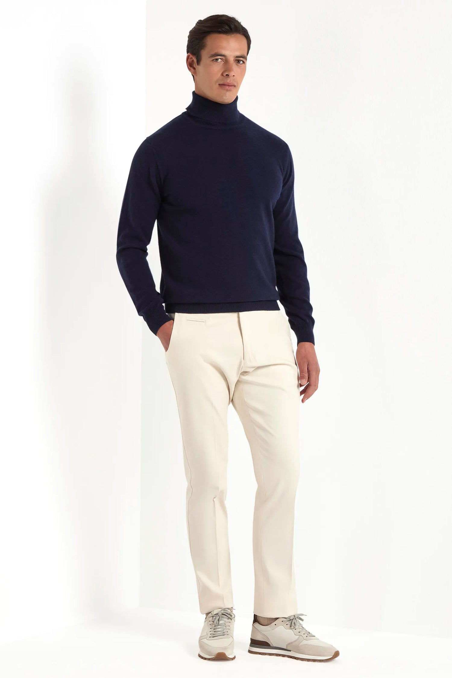 Italian cashmere turtleneck, Blue turtleneck, italian cashmere, italian turtleneck style, Blue Turtleneck in 100% cashmere, Col roulé en cachemire italien, Col roulé bleu, cachemire italien, style col roulé italien, Col roulé bleu en 100% cachemire, Dolcevita in cashmere italiano, Dolcevita blu, cashmere italiano, stile dolcevita italiano, Dolcevita blu in 100% cashmere