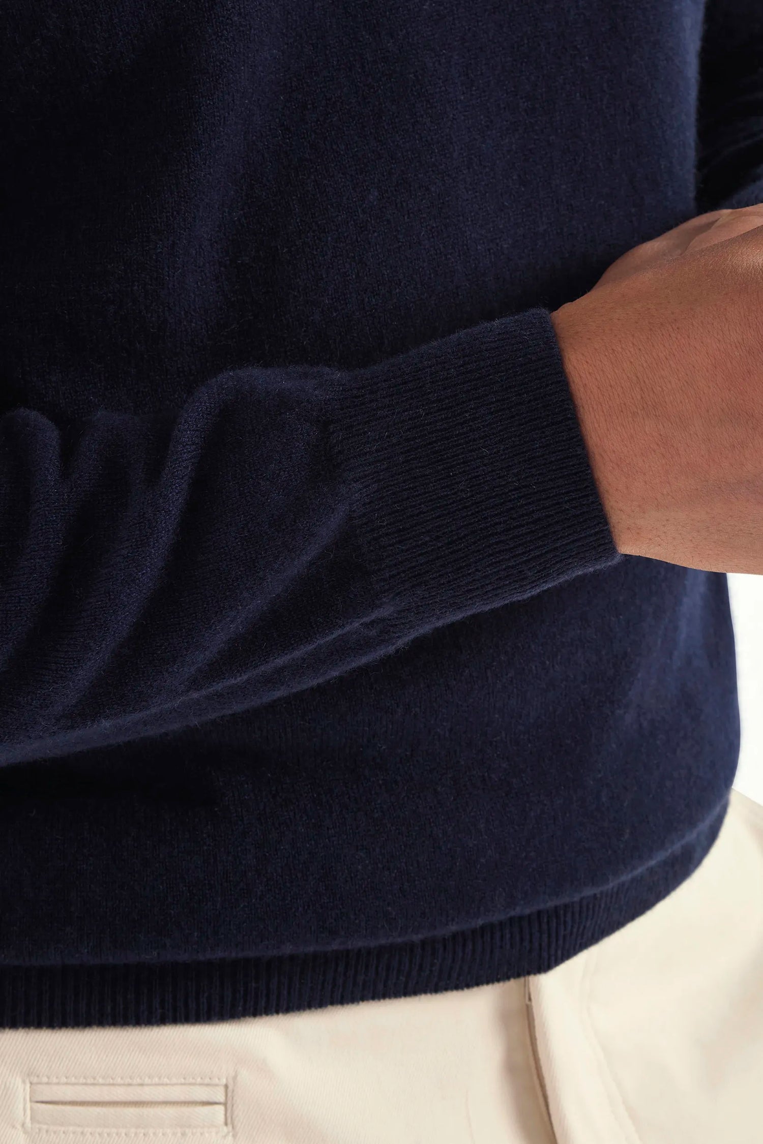 Italian cashmere turtleneck, Blue turtleneck, italian cashmere, italian turtleneck style, Blue Turtleneck in 100% cashmere, Col roulé en cachemire italien, Col roulé bleu, cachemire italien, style col roulé italien, Col roulé bleu en 100% cachemire, Dolcevita in cashmere italiano, Dolcevita blu, cashmere italiano, stile dolcevita italiano, Dolcevita blu in 100% cashmere