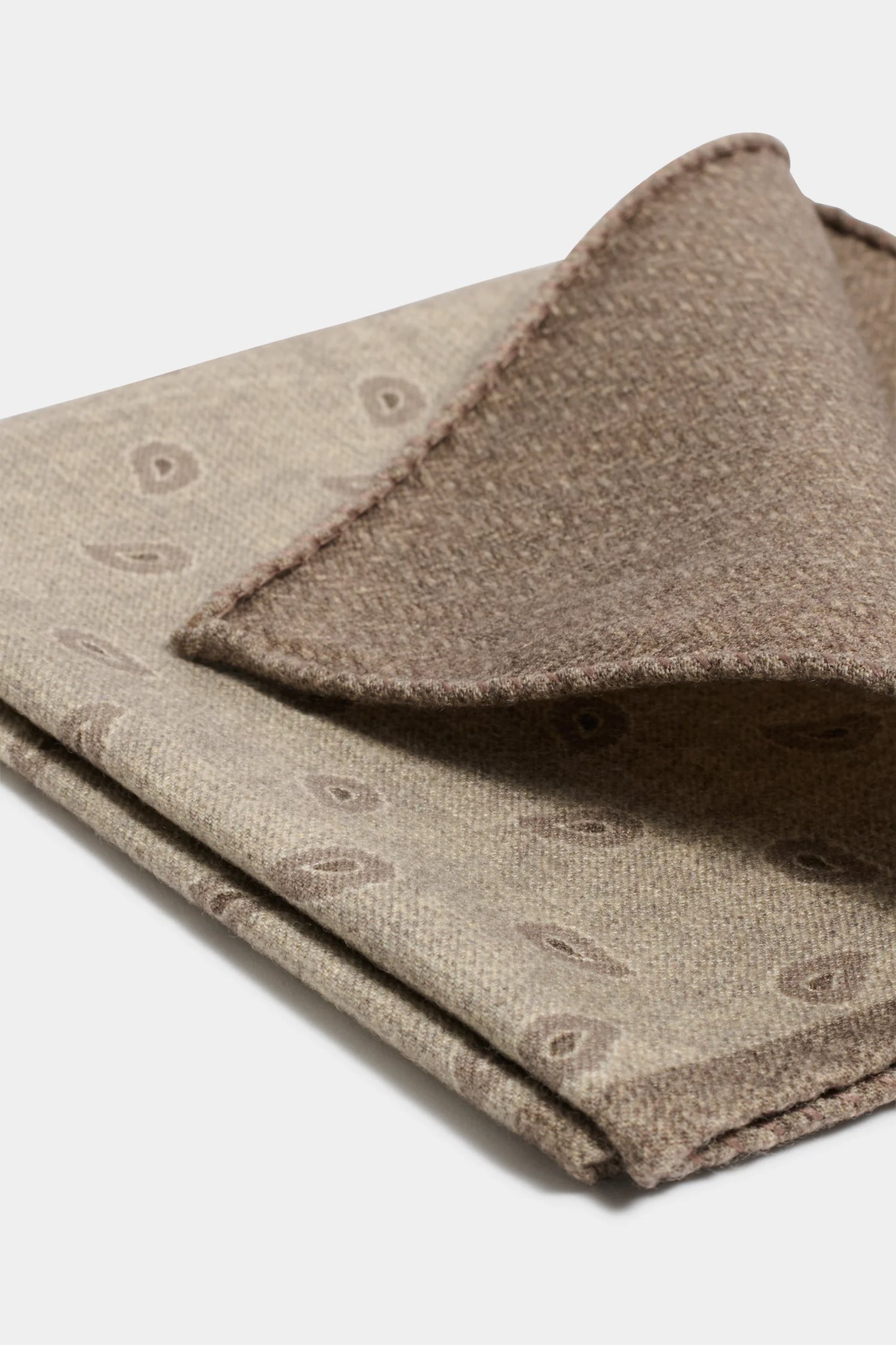 taupe paisley pocket square, men's paisley pocket square, italian pocket square, taupe silk pocket square, luxury men's pocket square, elegant men's pocket square, refined paisley pocket square, tailored taupe pocket square, premium italian pocket square, sophisticated men's pocket square, timeless italian pocket square, upscale men's pocket square, classic taupe pocket square