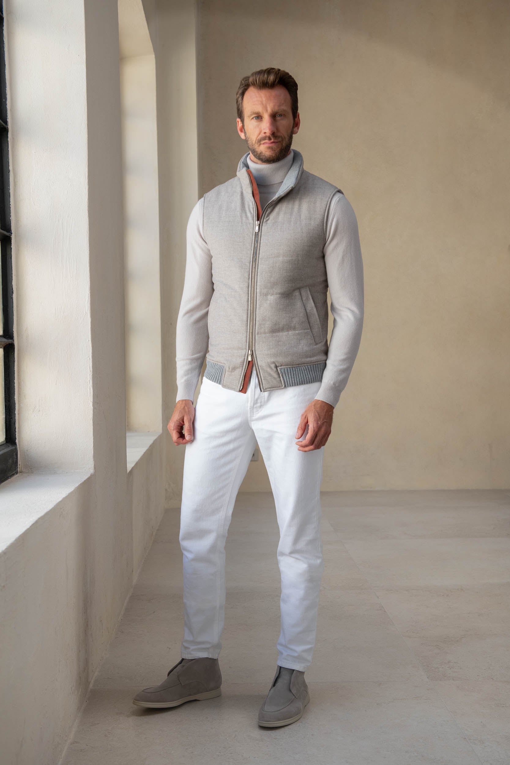 Taupe vest with zip in Loro Piana wool with Rain System®– Made in Italy