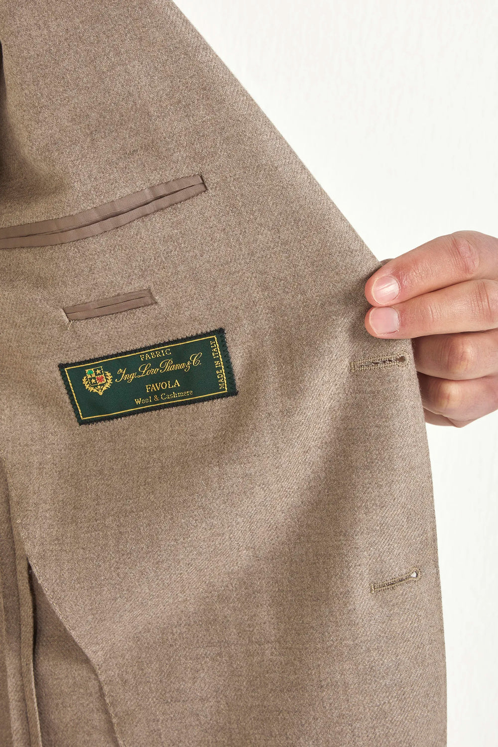 Wool and Cashmere Jacket, Italian wool and cashmere jacket, Loro Piana Wool Jacket, Loro Piana cashmere jacket, taupe Loro Piana Jacket, Giacca in lana e cashmere, giacca in lana e cashmere taupe, giacca in lana Loro Piana, giacca in cashmere Loro Piana, giacca Loro Piana taupe, Veste en laine et cachemire, veste italienne en laine et cachemire, veste taupe en laine Loro Piana, veste en cachemire Loro Piana, veste beige Loro Piana