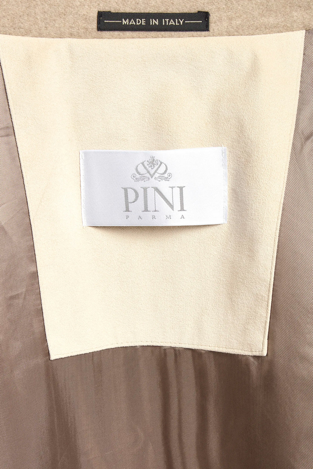 beige cashmere field jacket, italian field jacket, made in italy jacket, luxury field jacket, cashmere outerwear, italian craftsmanship jacket, tailored field jacket, premium cashmere jacket, versatile field jacket, sophisticated outerwear, refined field jacket, lightweight cashmere jacket, elegant field jacket, men's cashmere jacket, italian style jacket, contemporary field jacket, stylish outerwear, high-quality field jacket, classic field jacket, beige luxury jacket