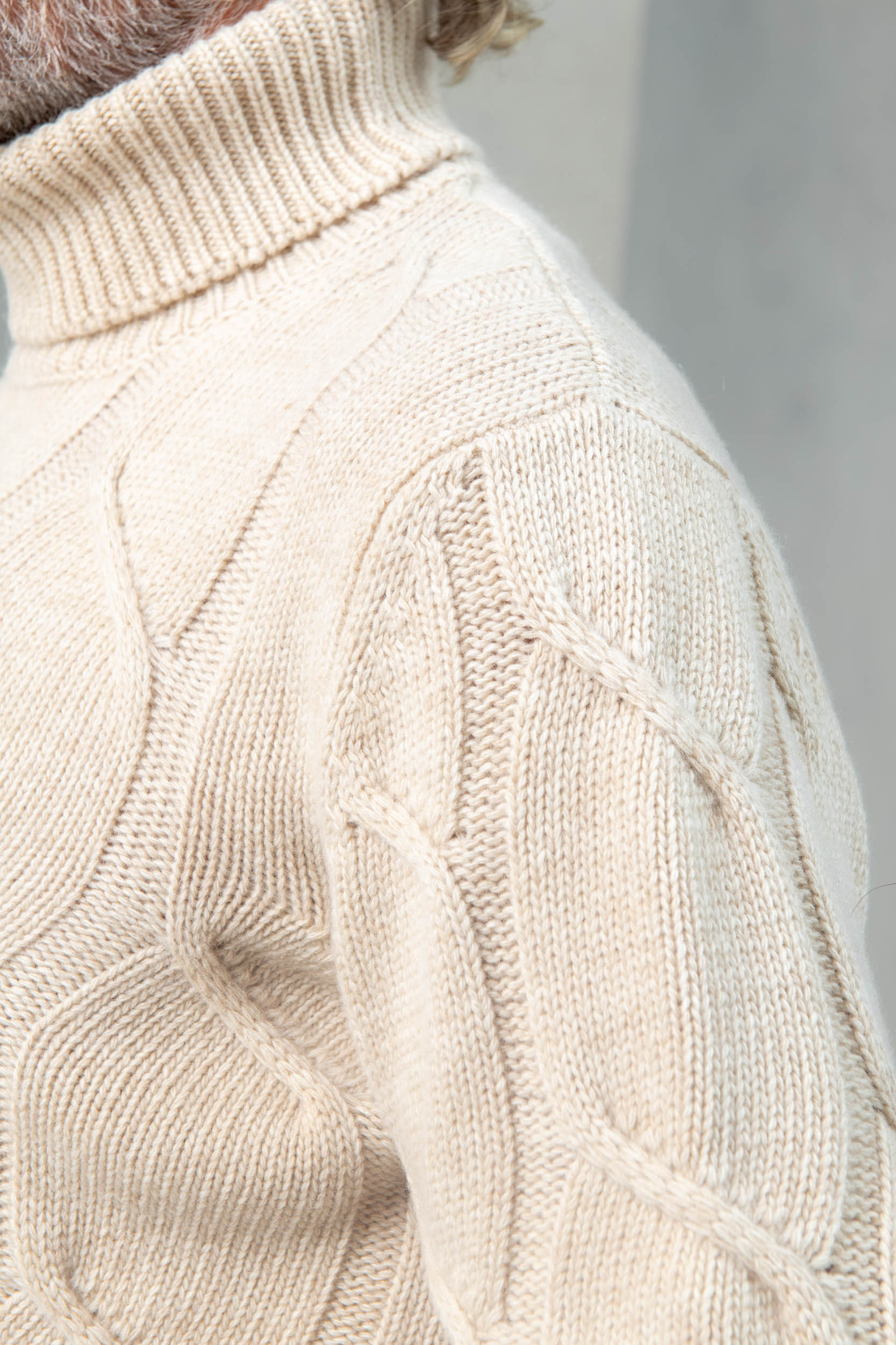Beige jacquard patterned wool & cashmere turtleneck – Made in Italy